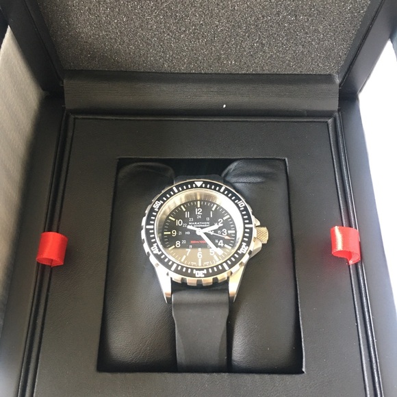 Marathon Large Divers Quartz 41mm Watch - Picture 6 of 7